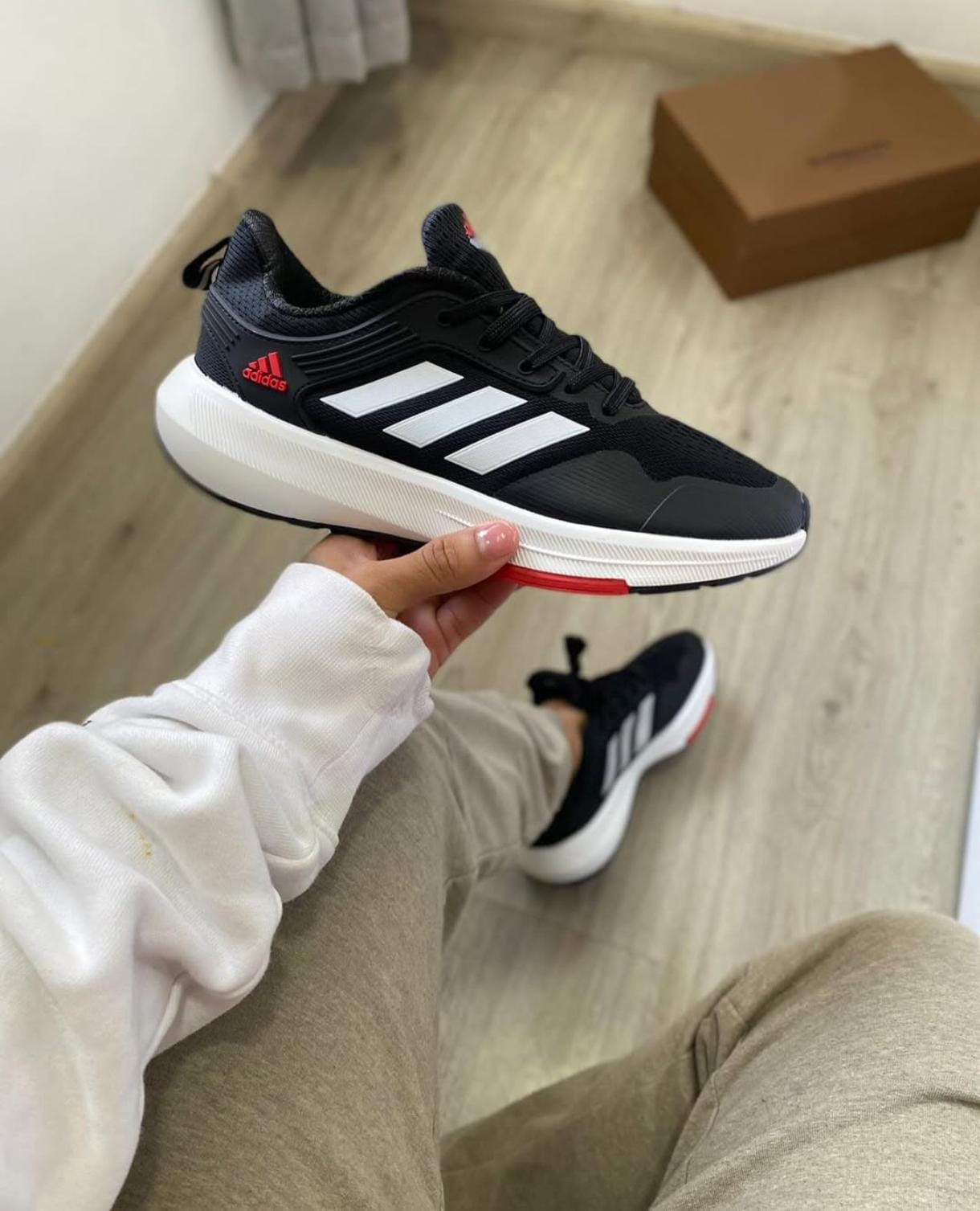 ADIDAS BOUNCE NEGRO - ROJO
