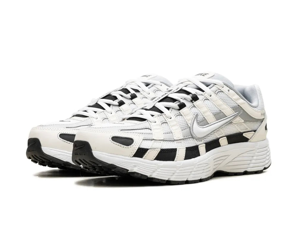 NIKE P6000 - BLANCO / NEGRO