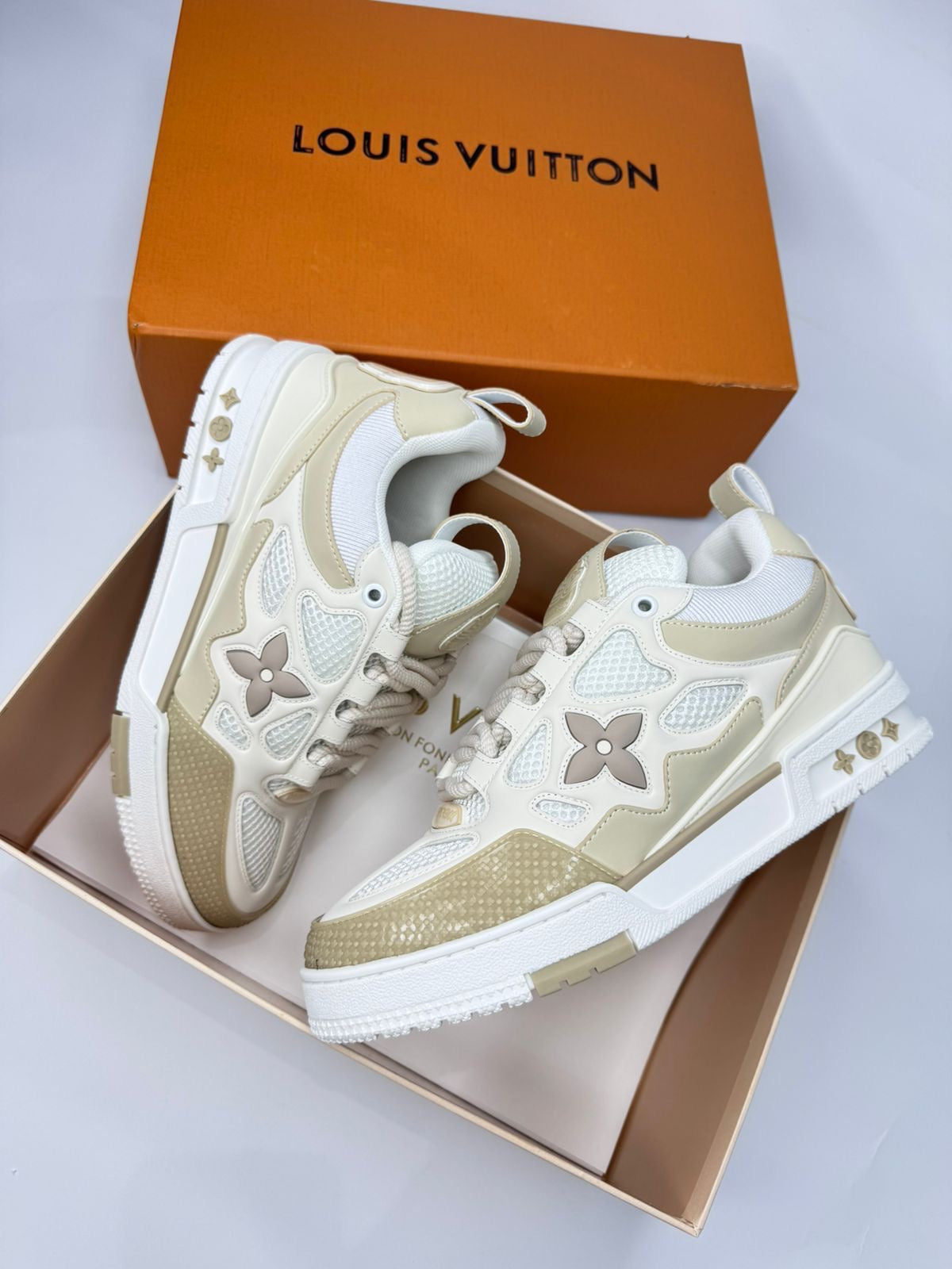 LOUIS VUITTON SKATE BEIGE - BLANCO