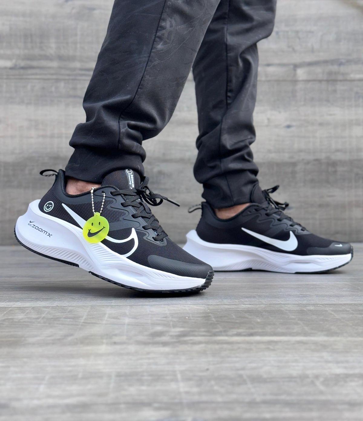 NIKE ZOOM CARITA NEGRO - BLANCO