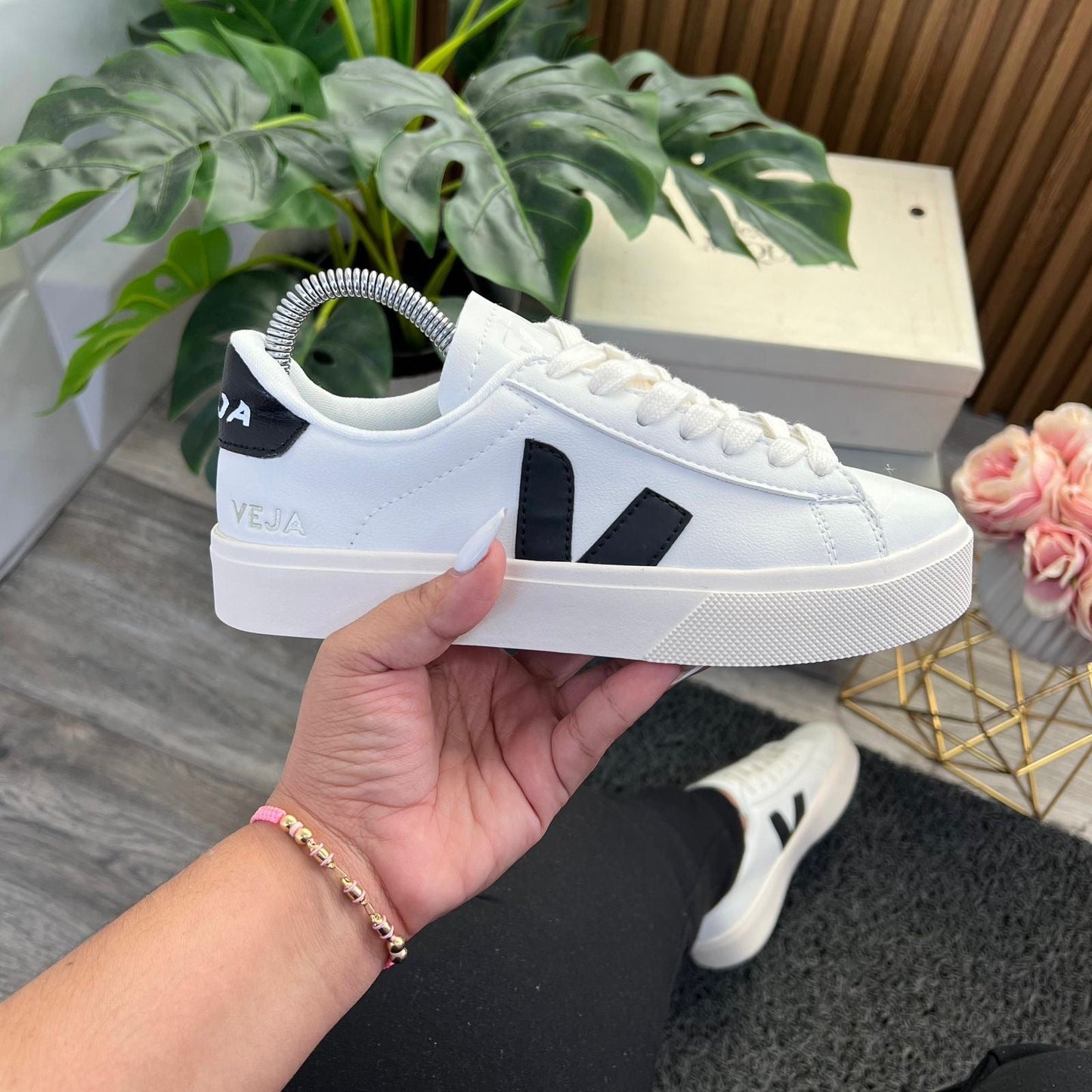 VEJA CLASIC BLANCO - NEGRO
