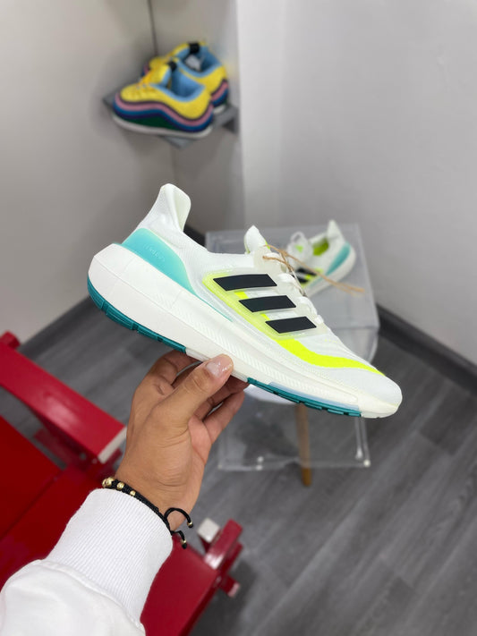 ADIDAS ULTRABOOST LIGHT BLANCO - VERDE