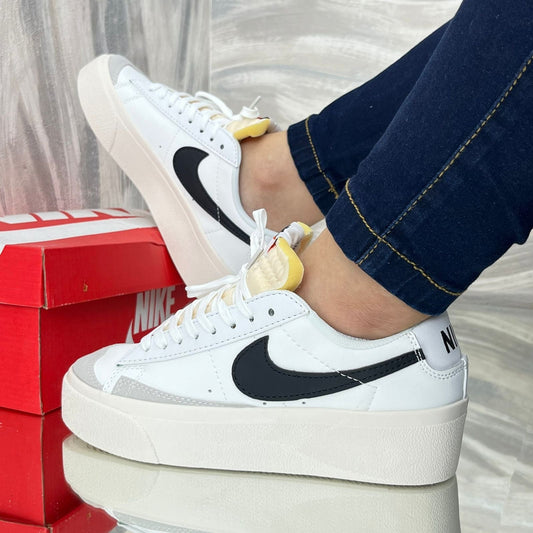 NIKE BLAZER BLANCO - NEGRO