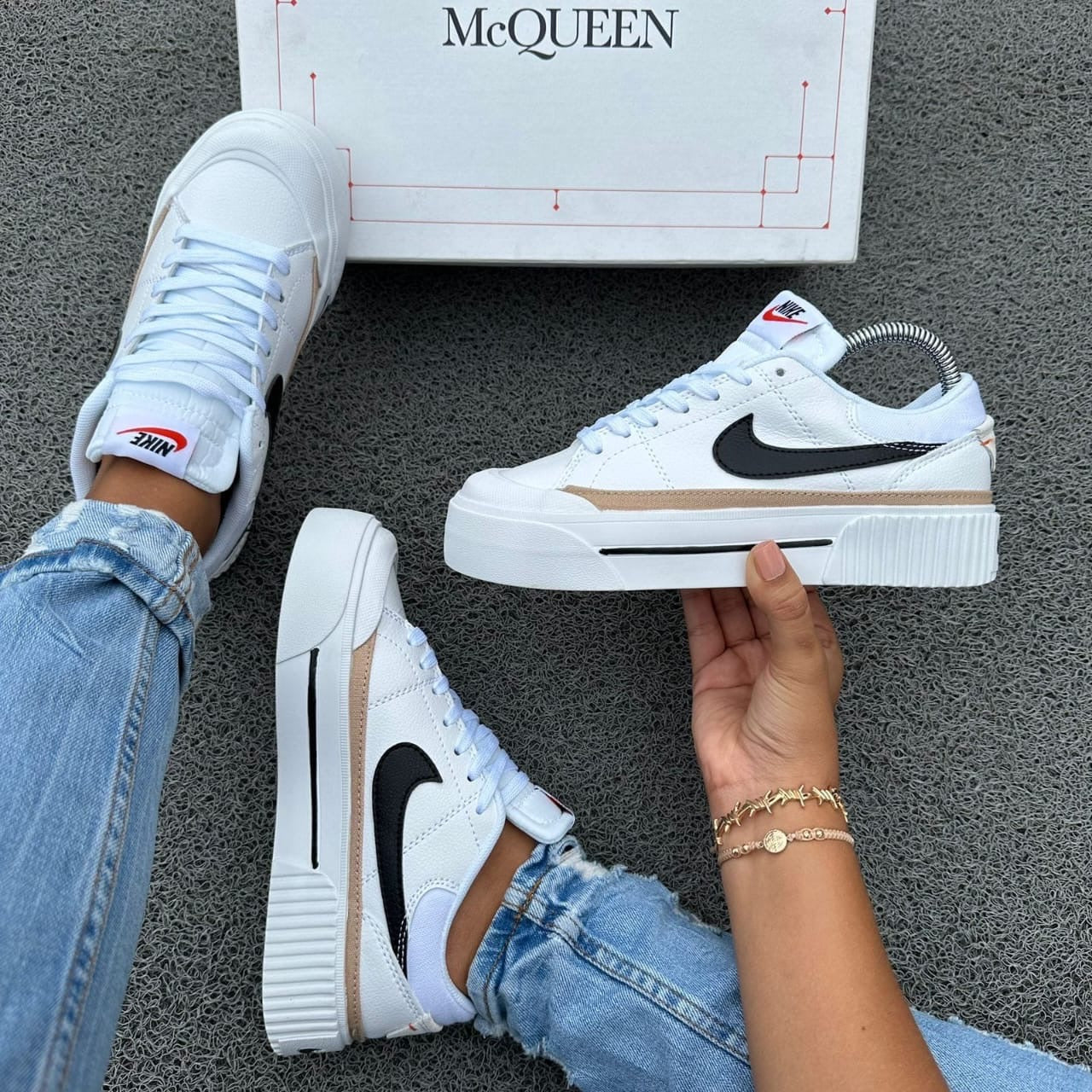 NIKE LEGACY BLANCO - BEIGE
