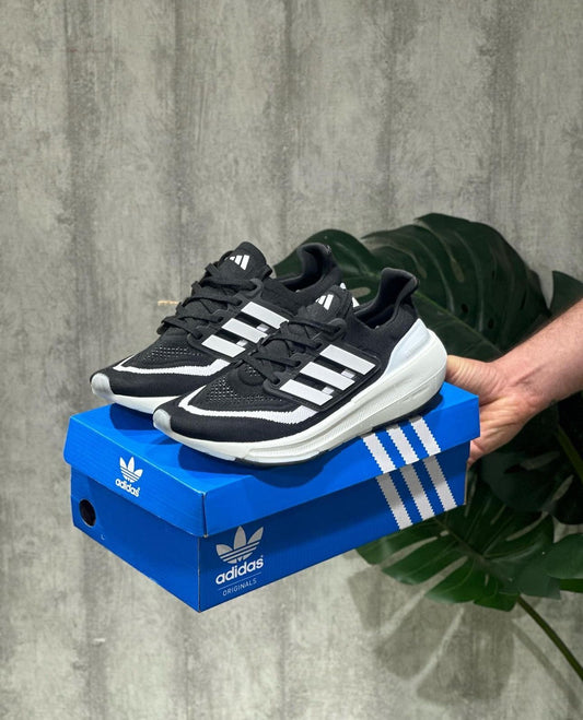 ADIDAS ULTRABOOST LIGT NEGRO - BLANCO