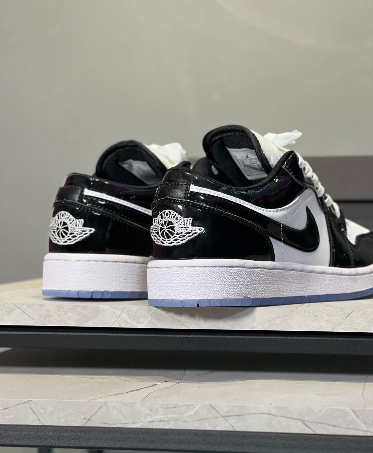 NIKE JORDAN SB CHAROL NEGRA - BLANCO
