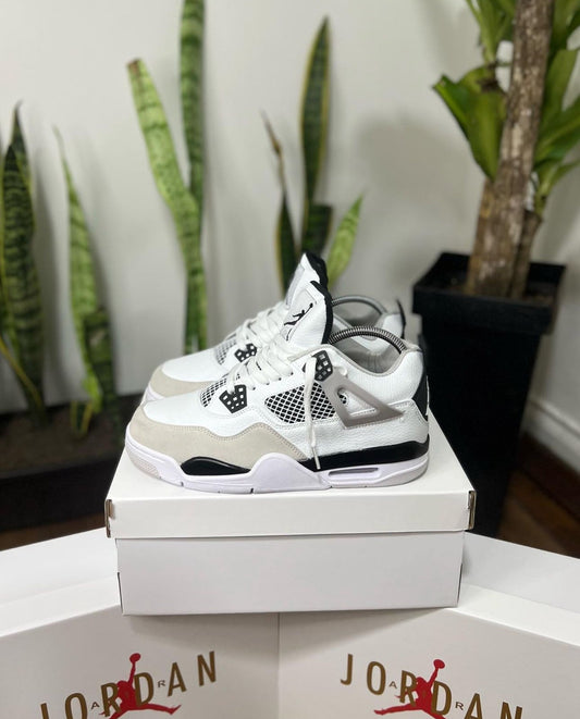 JORDAN RETRO BLANCA - NEGRA