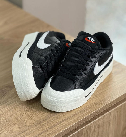 NIKE LEGACY NEGRO - BLANCO