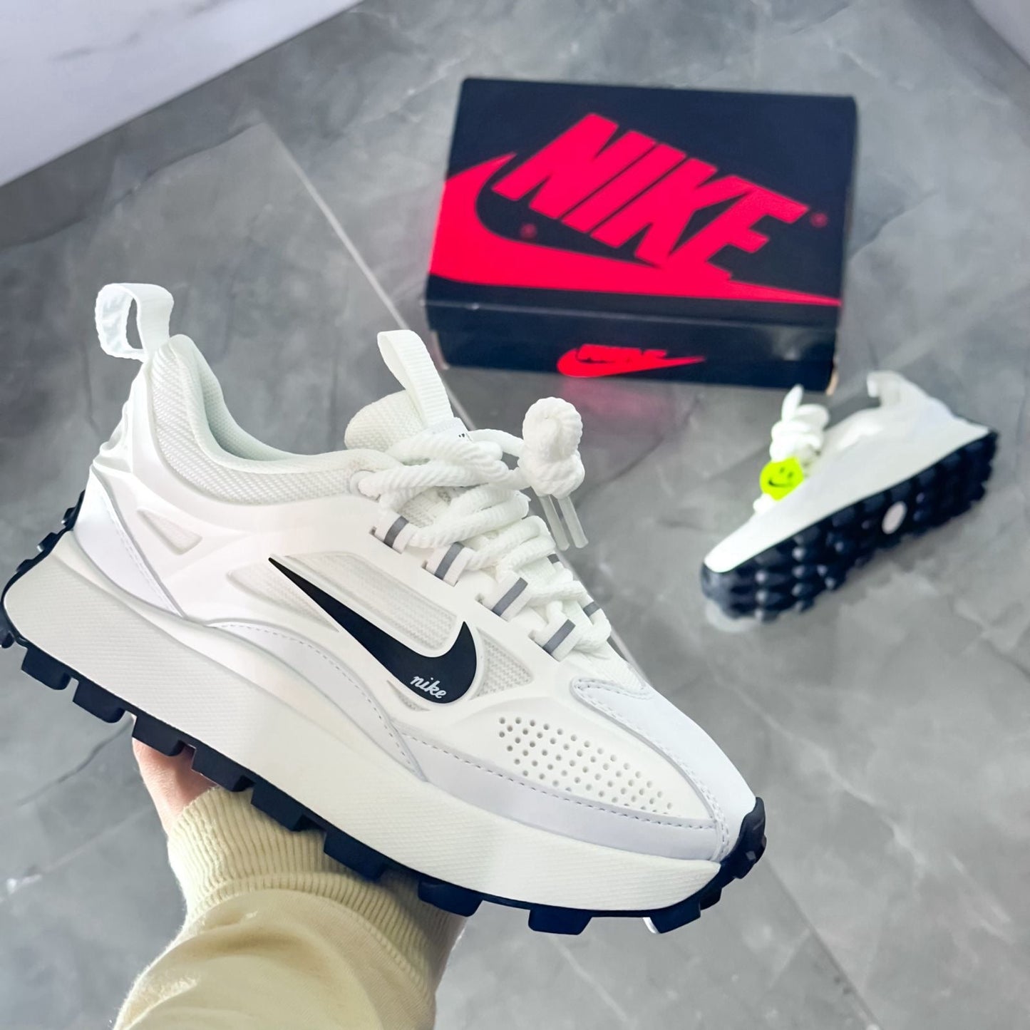 NIKE BAILLEILI BLANCO - NEGRO