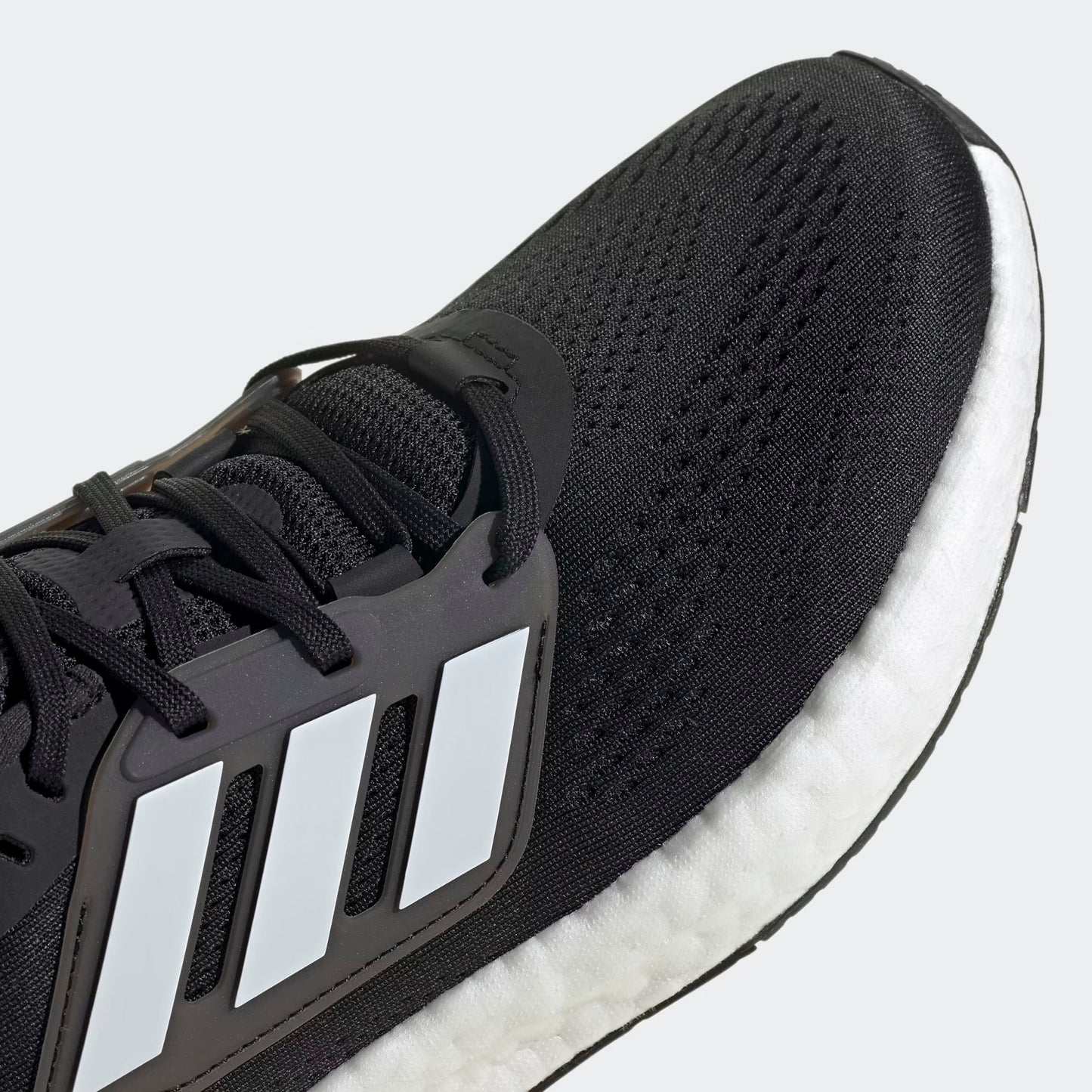 ADIDA ULTRABOOST NEGRO - BLANCO