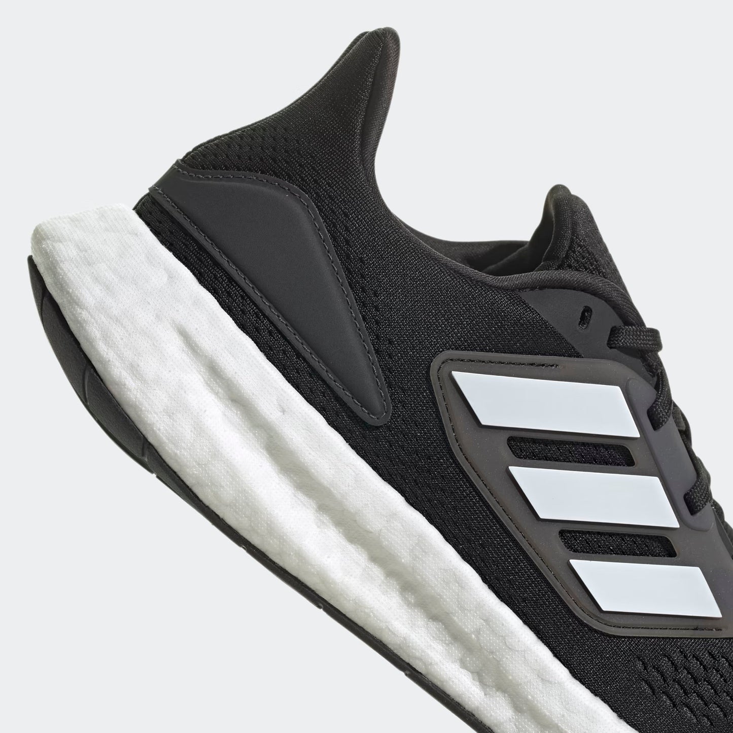 ADIDA ULTRABOOST NEGRO - BLANCO