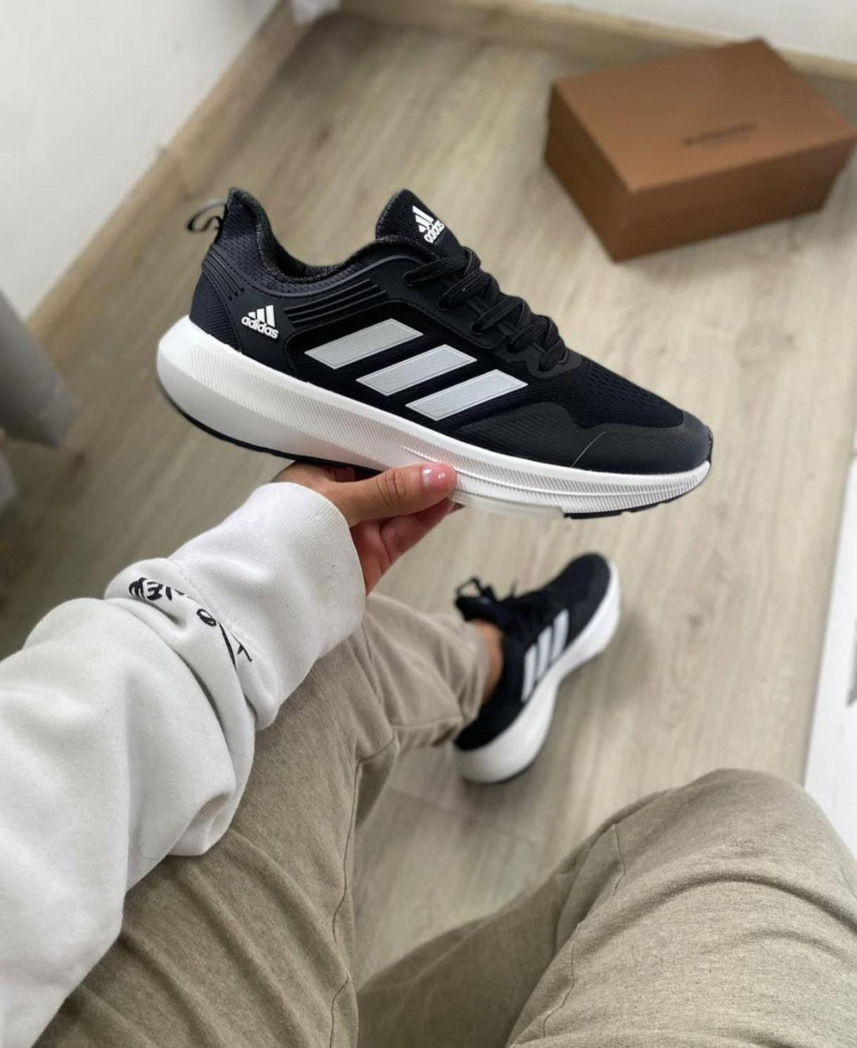 ADIDAS BOUNCE NEGRO - BLANCO