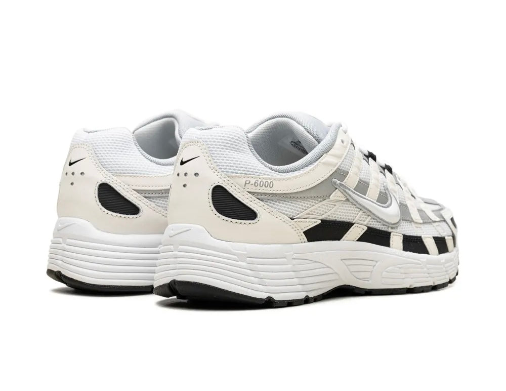NIKE P6000 - BLANCO / NEGRO