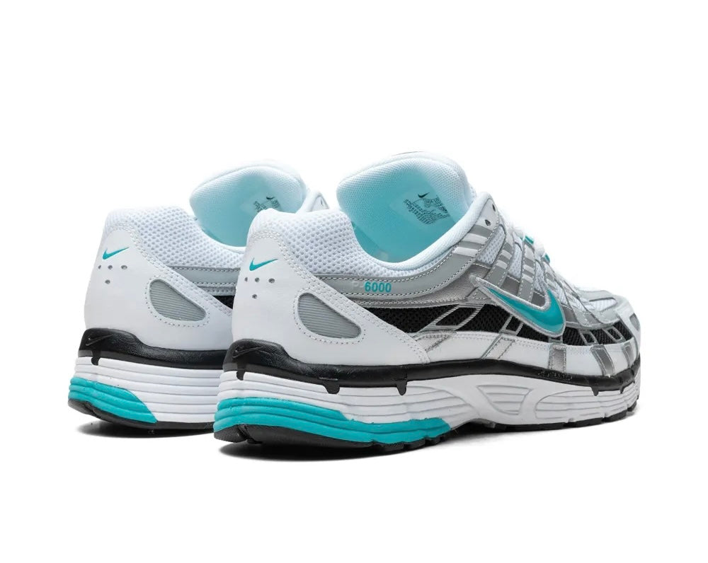 NIKE P6000 - PLATEADO / AZUL