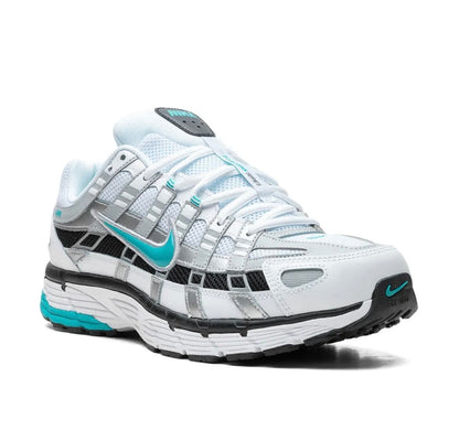 NIKE P6000 - PLATEADO / AZUL
