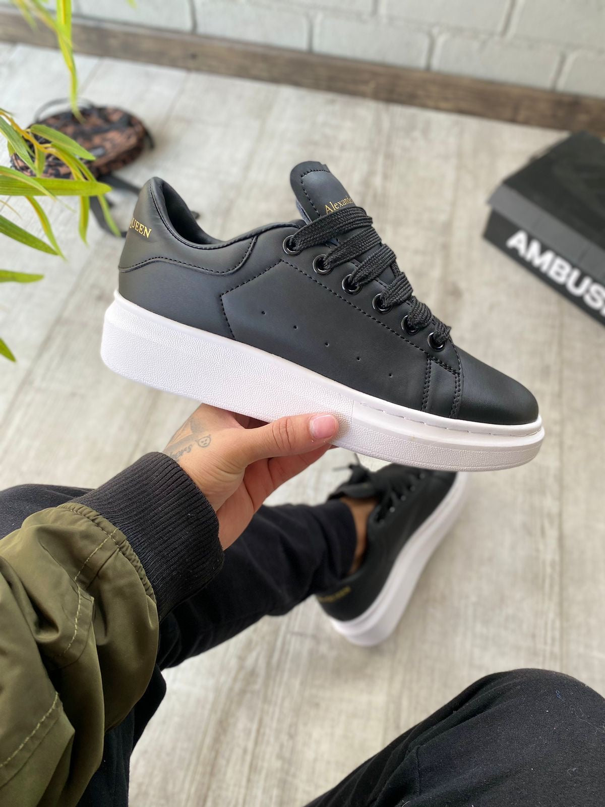 ALEXANDER MCQUEEN NEGRO - BLANCO