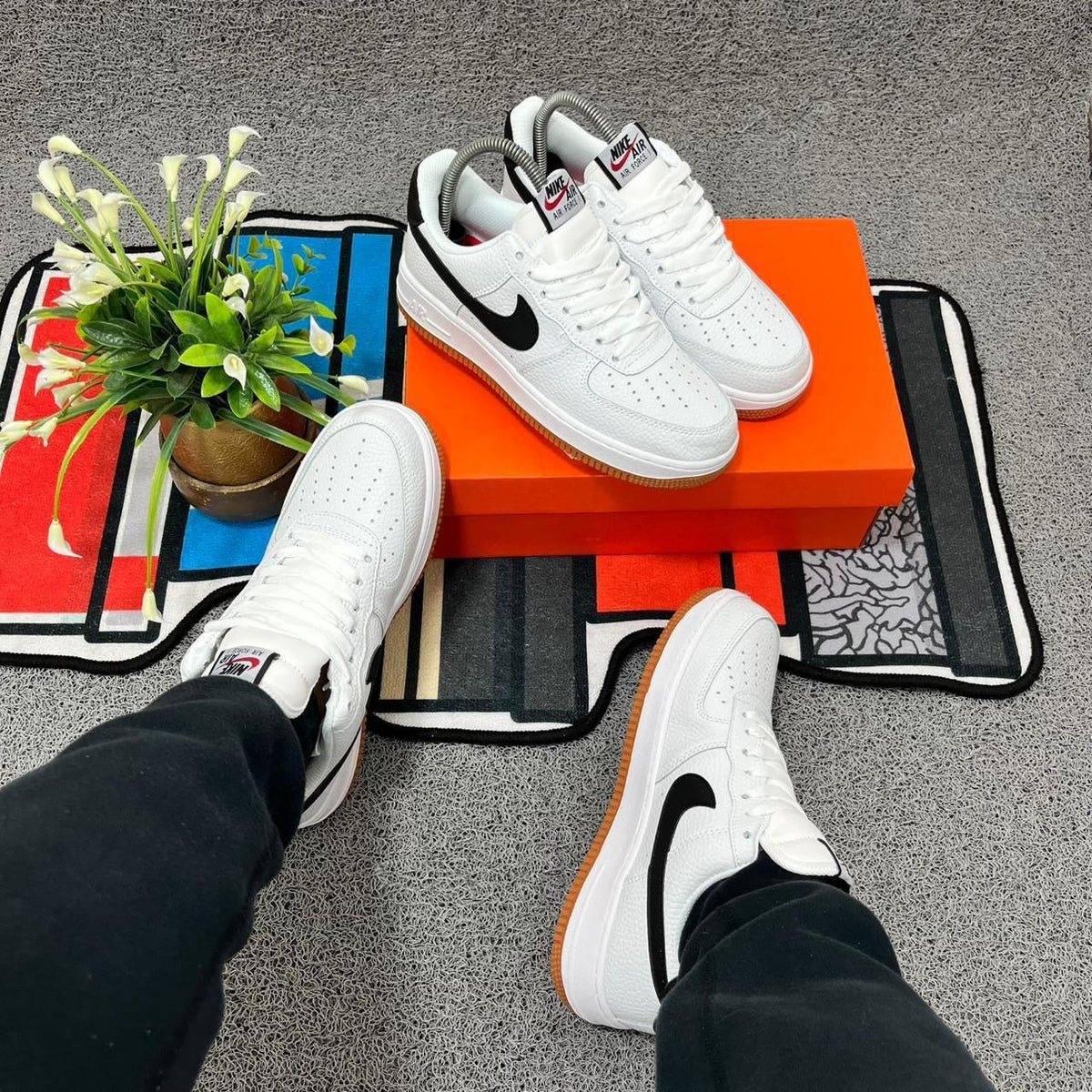 NIKE AIR FORCE 1 BLANCO - NEGRO
