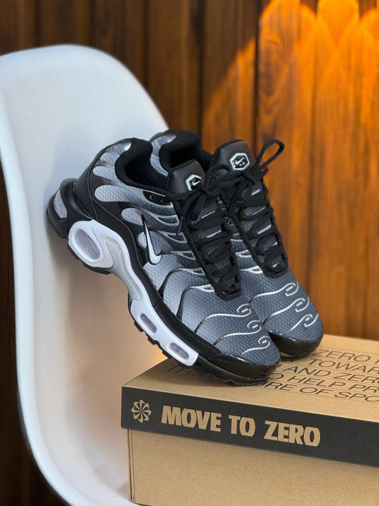 NIKE TN NEGRO - BLANCO