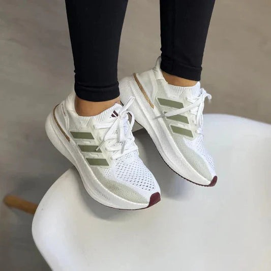 ULTRABOOST LIGHT BOOST