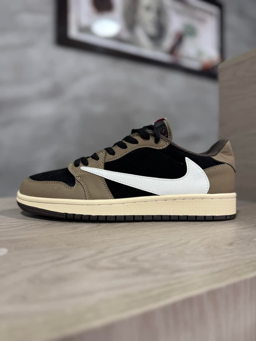 JORDAN TRAVIS SCOTT LOW