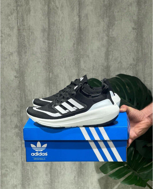 ADIDAS ULTRABOOST LIGT NEGRO - BLANCO