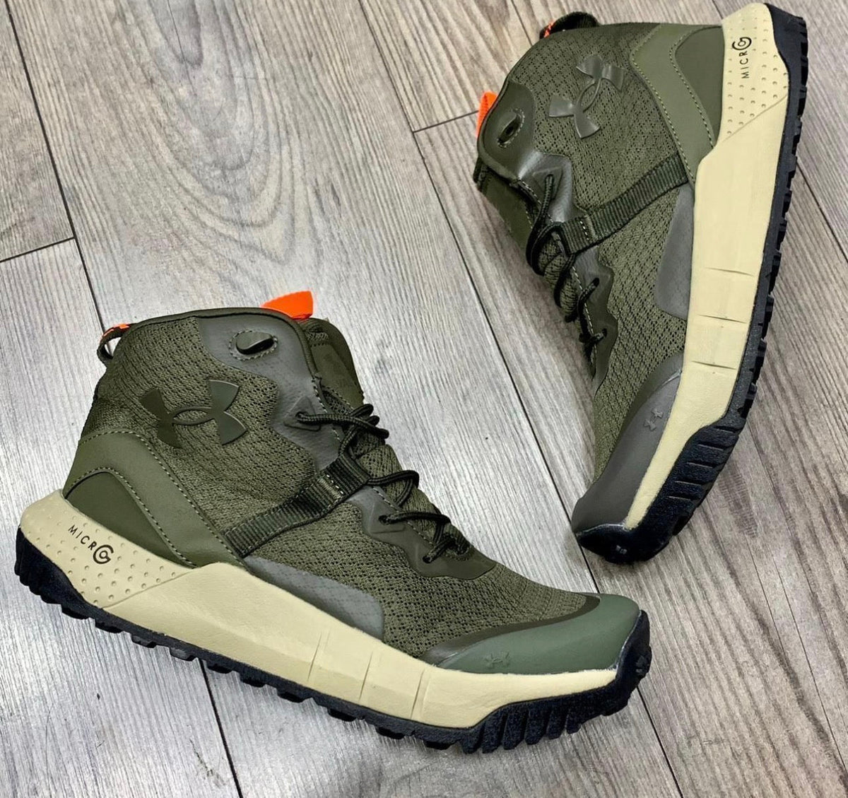 UNDER ARMOUR BOTA VERDE