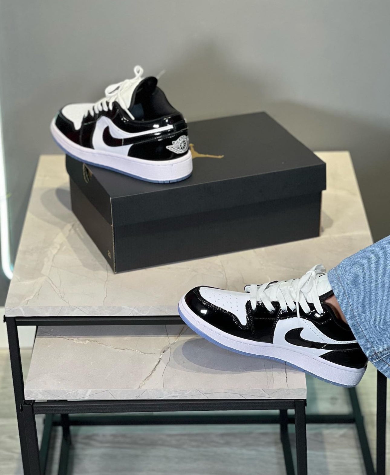 NIKE JORDAN SB CHAROL NEGRA - BLANCO