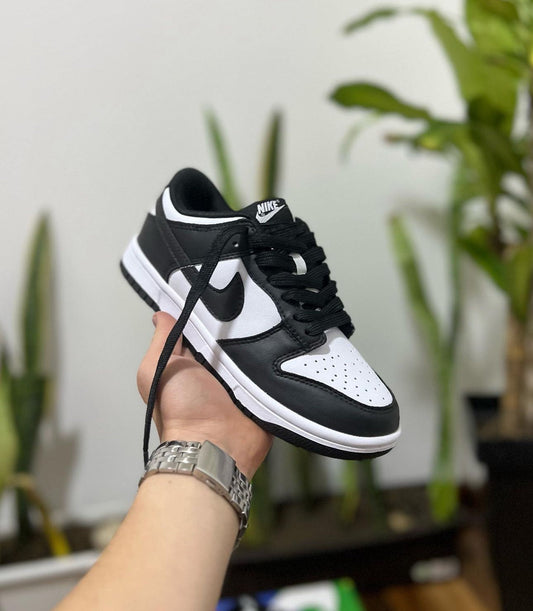 NIKE SB DUNK NEGRO - BLANCO