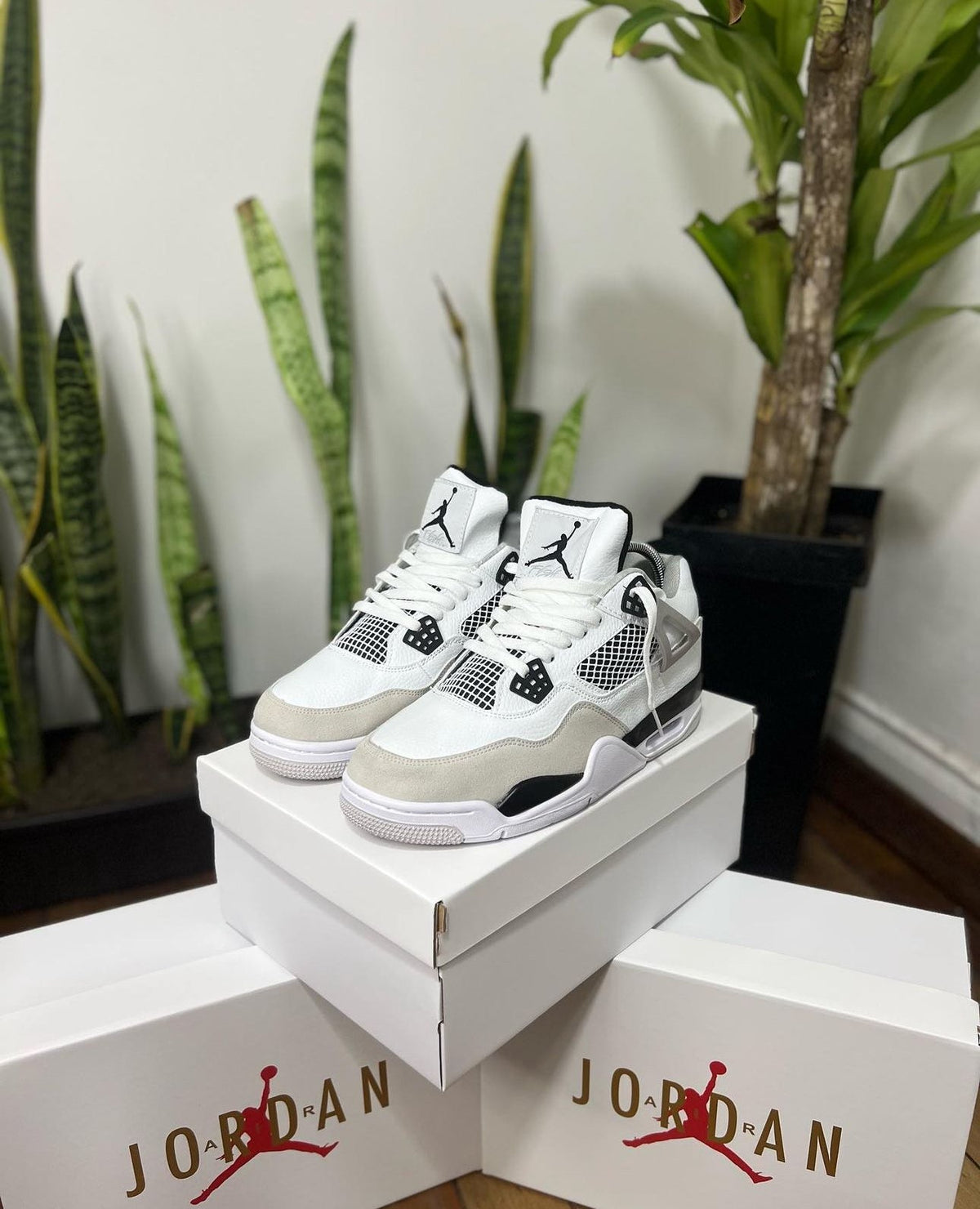 JORDAN RETRO 4 BLANCA - NEGRA