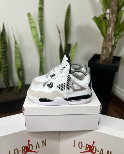 JORDAN RETRO 4 BLANCA - NEGRA