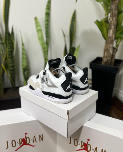 JORDAN RETRO 4 BLANCA - NEGRA