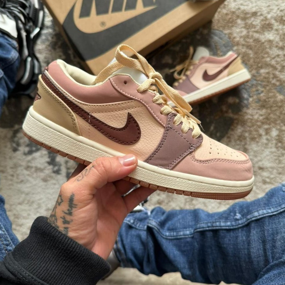 JORDAN RETRO 1 LOW PASTEL