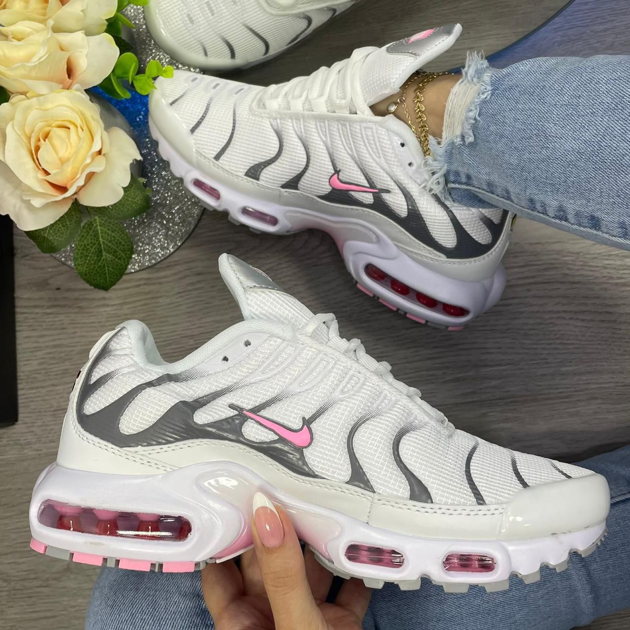 NIKE AIR MAX TN ROSADO