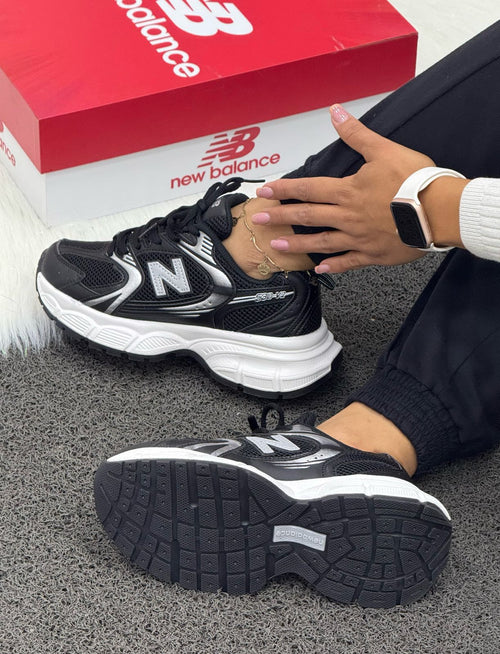 NEW BALANCE 530 V2 NEGRO